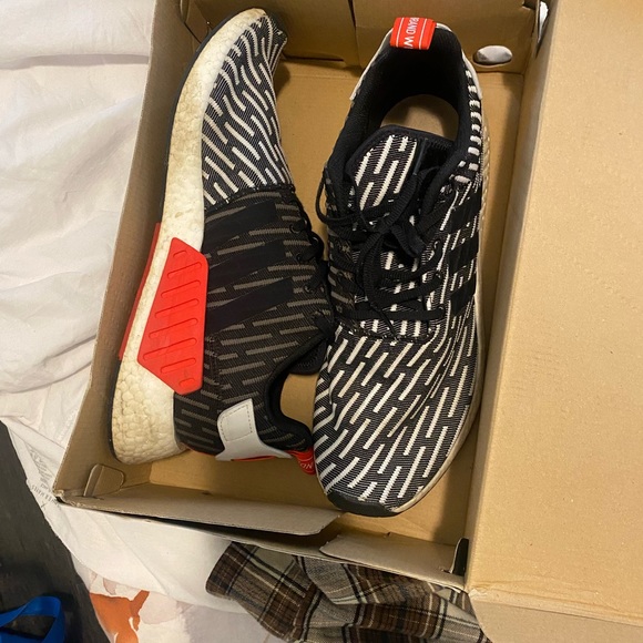 3 pairs of shoes 50 bucks each - Picture 2 of 3